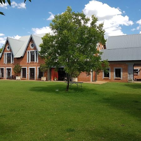 Skeerpoort Millstream Inn Guest House מראה חיצוני תמונה